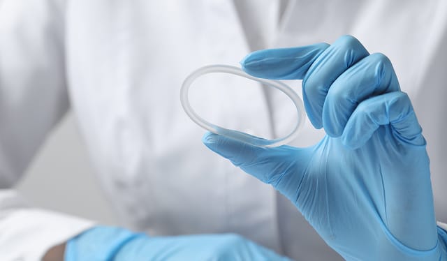 Subcutaneous implants, such as rods or closed geometries, for pain management, HIV prevention, contraceptives, and multipurpose prevention therapy (MPT)